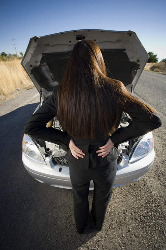 东方人,一个人,商务人士,商务女性,竖图,俯视,室外,白天,汽车,亚洲,仅一个年轻女性,仅一个女性,仅一个人,阴影,套装,光线,影子,注视,黄种人,手叉腰,车,蓝色,蓝天,天空,阳光,交通工具,轿车,天,叉腰,打开,观察,看,晴朗,观看,烦恼,察看,开启,关注,载具,商务装,抛锚,工薪阶层,万里无云,年轻女性,女人,女性,亚洲人,白领,上班族,晴空,晴空万里,彩图,高角度拍摄,全身