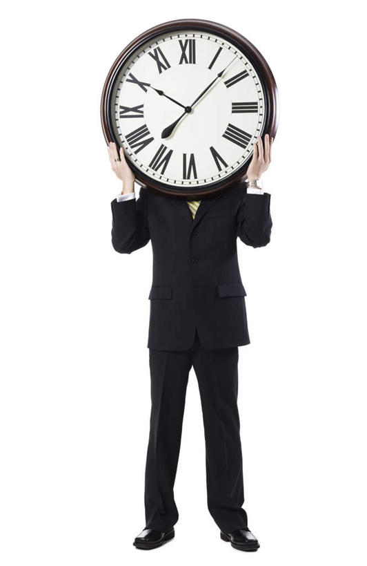 西方人,一个人,商务人士,商务男性,站,竖图,室内,白天,白色背景,正面,衬衫,欧洲,欧洲人,仅一个男性,仅一个人,握,套装,时间,标志,时钟,数字,文字,字符,罗马数字,拿,计时,拿着,标识,仅一个年轻男性,一个,挂钟,钟表,站着,表,握着,遮,遮掩,摄影,影棚,单个,掩盖,遮挡,商务装,工薪阶层,遮盖,掩饰,男人,男性,年轻男性,白种人,白领,上班族,钟,站立,彩图,全身,影棚拍摄,衬衣,拍摄