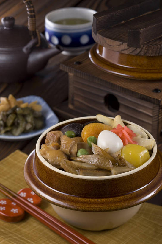 无人,竖图,俯视,室内,特写,白天,烹饪,幸福,植物,餐桌,茶,筷子,桌子,蔬菜,杯子,餐具,厨具,一双,阴影,新鲜,反射,碟子,炖锅,锅子,壶,盘,影子,陶瓷,豆类,豆子,豌豆,蛋,鸡蛋,日本料理,茶叶,料理,食品,筷架,陶瓷制品,筷枕,文化,娱乐,传统,锅,荷兰豆,菜肴,美食,水壶,食物,一个,盘子,茶壶,容器,水杯,碟,日式料理,享受,休闲,日式,温馨,放松,乐趣,佳肴,有机食品,绿色食品,单个,餐台,锅具,礼节,筷子架,提神,舒适,醒脑,礼仪,雪豆,烹饪用具,豆科,草鸡蛋,寒豆,毕豆,麻累,国豆,小寒豆,麦豌豆,卵,茶杯,进餐用具,烹调用具,烹调,彩图,高角度拍摄