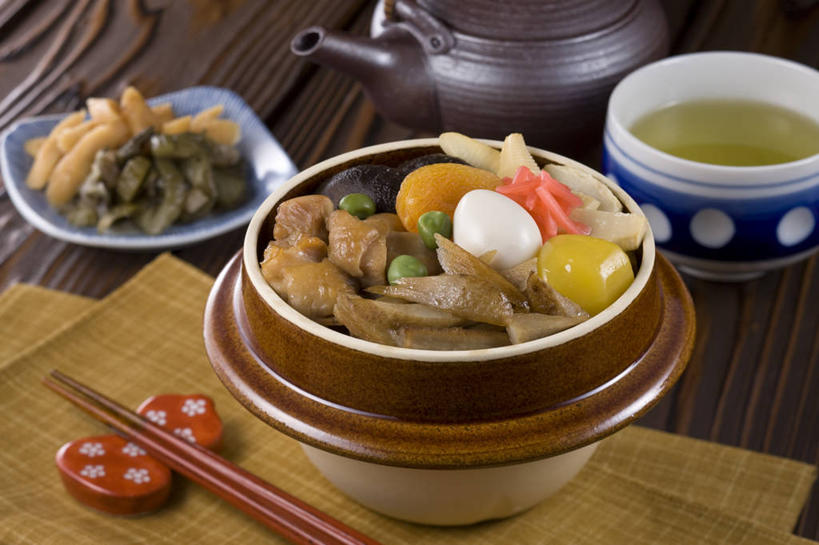 无人,横图,俯视,室内,特写,白天,烹饪,幸福,植物,餐桌,茶,筷子,桌子,蔬菜,杯子,餐具,厨具,一双,阴影,新鲜,反射,碟子,炖锅,锅子,壶,盘,影子,陶瓷,豆类,豆子,豌豆,蛋,鸡蛋,日本料理,茶叶,料理,食品,筷架,陶瓷制品,筷枕,文化,娱乐,传统,锅,荷兰豆,菜肴,美食,水壶,食物,一个,盘子,茶壶,容器,水杯,碟,日式料理,享受,休闲,日式,温馨,放松,乐趣,佳肴,有机食品,绿色食品,单个,餐台,锅具,礼节,筷子架,提神,舒适,醒脑,礼仪,雪豆,烹饪用具,豆科,草鸡蛋,寒豆,毕豆,麻累,国豆,小寒豆,麦豌豆,卵,茶杯,进餐用具,烹调用具,烹调,彩图,高角度拍摄