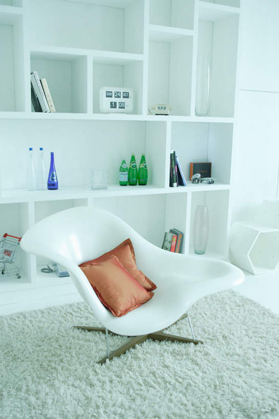 无人,竖图,室内,白天,正面,地毯,柜子,家具,靠垫,书架,书籍,椅子,闹钟,欧式,装饰,时间,毛毯,时钟,公寓,靠枕,豪华,计时,电子钟,现代,住宅,玻璃瓶,垫子,枕头,钟表,表,明亮,舒适,简约风格,室内设计,书,图书,钟,彩图,房子