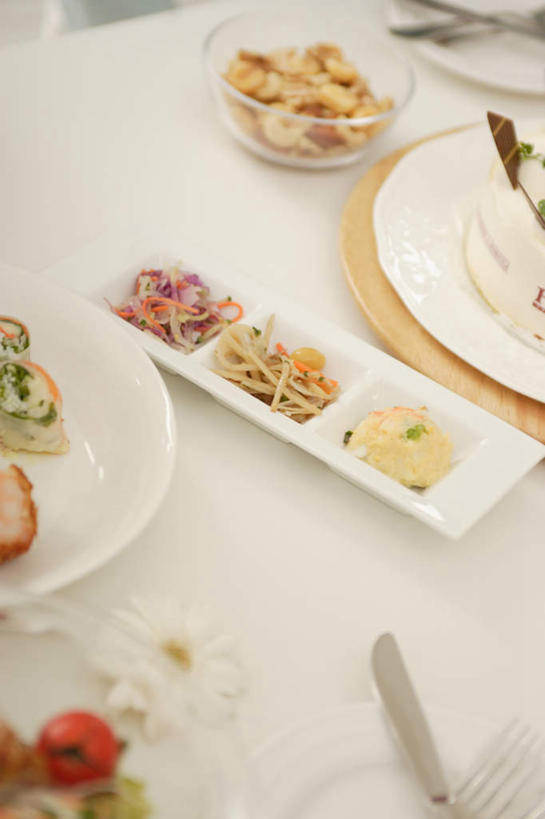 点心,无人,竖图,俯视,室内,白天,烹饪,下午茶,西餐,蔬菜,餐具,新鲜,碟子,盘,料理,食品,菜肴,美食,食物,糕点,盘子,碟,西式,佳肴,有机食品,绿色食品,彩图,高角度拍摄,蛋糕