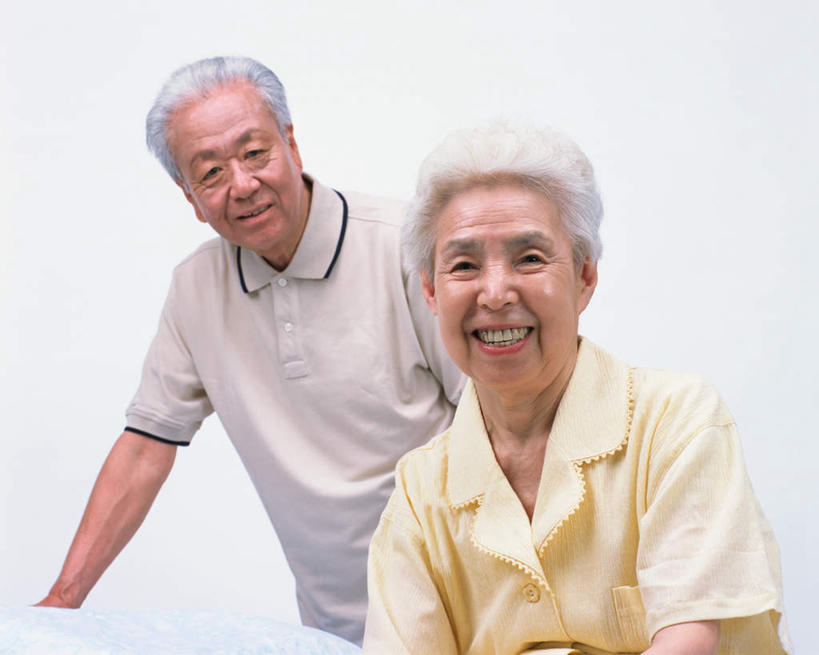 东方人,两个人,夫妻,站,坐,笑,微笑,露齿笑,横图,室内,白天,正面,爱情,亚洲,服装,浪漫,注视,休闲装,黄种人,衣服,观察,看,站着,休闲,休闲服,恩爱,恋人,服饰,观看,察看,关注,老年男性,老年女性,男人,男性,女人,女性,亚洲人,情侣,坐着,半身,彩图,伴侣