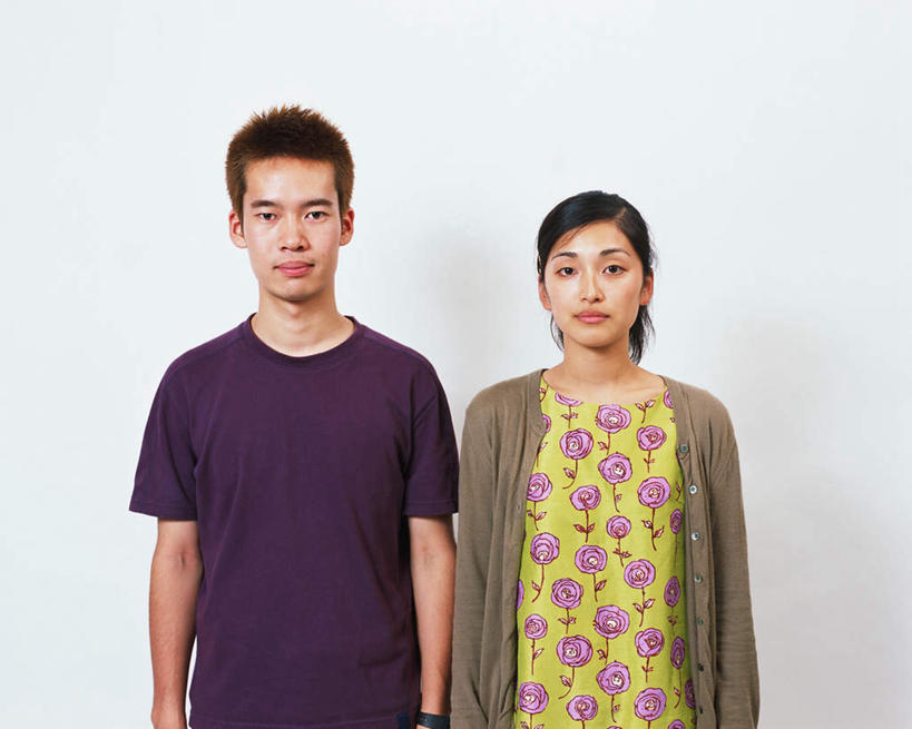 东方人,两个人,夫妻,站,笑,微笑,横图,室内,白天,白色背景,正面,爱情,亚洲,服装,浪漫,注视,休闲装,黄种人,衣服,观察,看,站着,休闲,休闲服,恩爱,恋人,摄影,服饰,影棚,观看,察看,关注,男人,男性,年轻男性,年轻女性,女人,女性,亚洲人,情侣,站立,半身,彩图,影棚拍摄,拍摄,伴侣