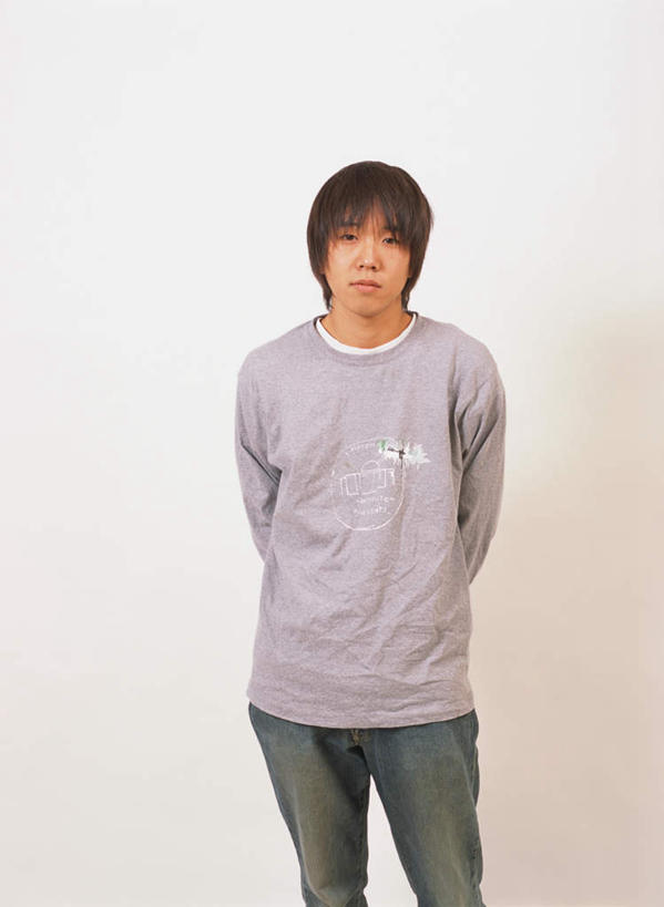 东方人,一个人,站,竖图,室内,白天,白色背景,正面,亚洲,仅一个男性,仅一个人,服装,注视,休闲装,黄种人,仅一个年轻男性,衣服,观察,看,站着,休闲,休闲服,摄影,服饰,影棚,观看,察看,关注,背手,男人,男性,年轻男性,亚洲人,彩图,全身,影棚拍摄,拍摄