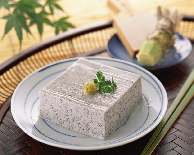 豆腐,无人,横图,俯视,室内,特写,白天,烹饪,餐桌,筷子,桌子,蔬菜,洋葱,餐具,阴影,新鲜,装饰,光线,碟子,盘,影子,日本料理,料理,食品,文化,传统,菜肴,美食,食物,一个,白色,盘子,碟,日式料理,日式,佳肴,有机食品,绿色食品,单个,餐台,礼节,华丽,修饰,点缀,豆制品,礼仪,衬托,美观,雅致,雅观,进餐用具,圆葱,洋葱头,球葱,彩图,高角度拍摄