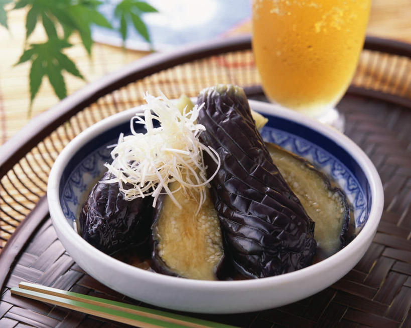 啤酒,无人,横图,俯视,室内,特写,白天,烹饪,餐桌,桌子,茄子,蔬菜,杯子,许多,阴影,新鲜,光线,影子,陶瓷,日本料理,料理,食品,陶瓷制品,酒类,很多,菜肴,美食,玻璃制品,酒,食物,饮料,黄色,酒杯,啤酒杯,容器,碗,日式料理,日式,佳肴,有机食品,绿色食品,餐台,储藏,储存,玻璃杯,落苏,酪酥,昆仑瓜,矮瓜,彩图,高角度拍摄,贮存