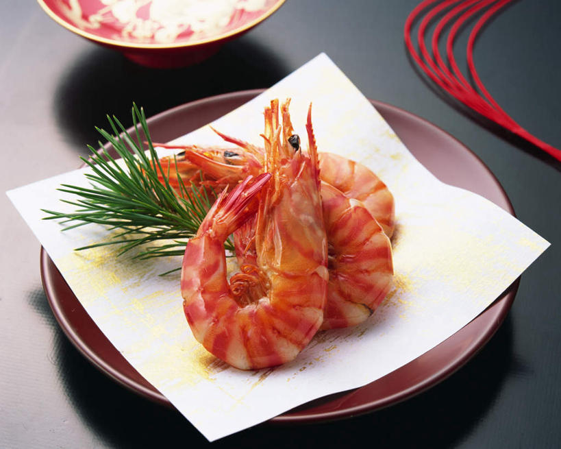 无人,横图,俯视,室内,特写,白天,烹饪,餐桌,桌子,餐具,阴影,黑色背景,光线,碟子,盘,影子,虾,日本料理,料理,食品,菜肴,美食,食物,盘子,碟,日式料理,日式,摄影,佳肴,影棚,餐台,斑节对虾,斑节虾,日本对虾,竹节虾,彩图,高角度拍摄,影棚拍摄,拍摄