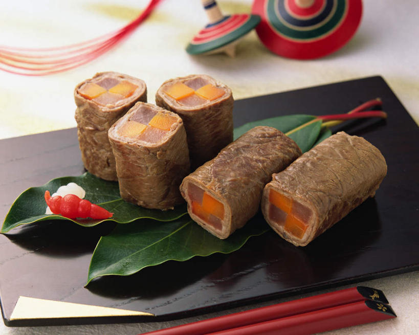 无人,横图,俯视,室内,特写,白天,烹饪,餐桌,桌子,蔬菜,餐具,阴影,新鲜,光线,碟子,盘,影子,肉,日本料理,牛肉,料理,食品,菜肴,美食,肉类,食物,盘子,碟,日式料理,日式,佳肴,有机食品,绿色食品,餐台,肉食,彩图,高角度拍摄