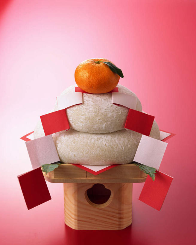 无人,竖图,俯视,室内,特写,白天,烹饪,餐桌,桌子,柑橘,水果,一堆,许多,阴影,堆叠,堆积,红色背景,节日,新鲜,光线,影子,生食,日本料理,料理,食品,年糕,果实,很多,文化,菜肴,美食,食物,黄色,日式料理,祈祷,日式,许愿,摄影,佳肴,有机食品,绿色食品,影棚,餐台,纪念,堆,祈求,祭祀,镜饼,平安,橘子,桔子,橙子,橙,彩图,高角度拍摄,影棚拍摄,拍摄,传统文化