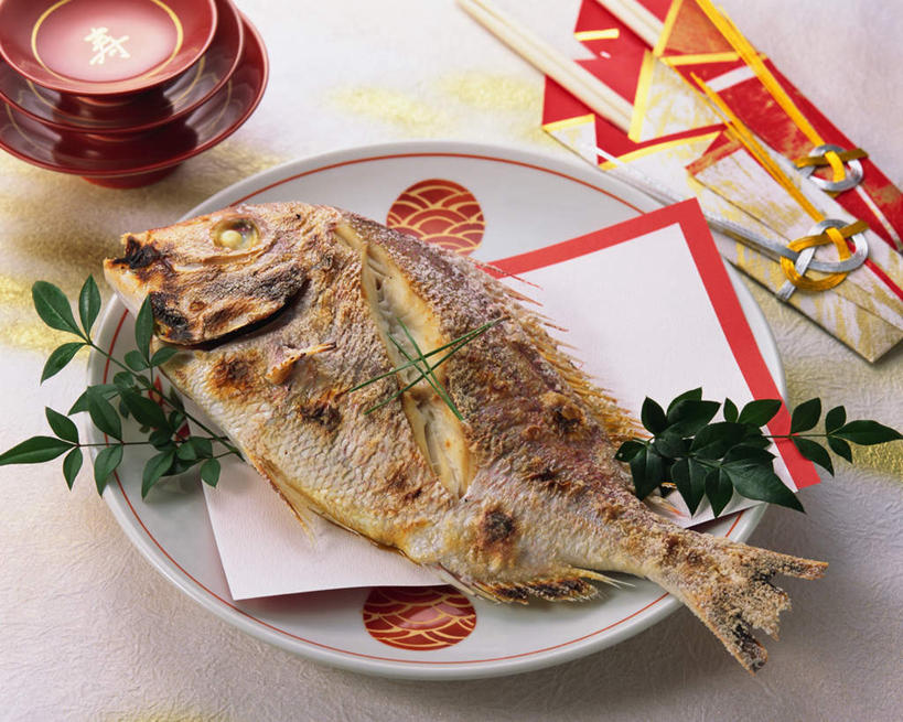 无人,横图,俯视,室内,特写,白天,烹饪,餐桌,桌子,蔬菜,餐具,叶子,阴影,新鲜,光线,碟子,盘,影子,肉,鱼肉,日本料理,料理,食品,绿叶,鲷鱼,菜肴,美食,肉类,食物,一个,盘子,碟,日式料理,日式,嫩叶,佳肴,有机食品,绿色食品,单个,餐台,鲷,加吉鱼,铜盆鱼,肉食,班加吉,加真鲷,叶,叶片,彩图,高角度拍摄