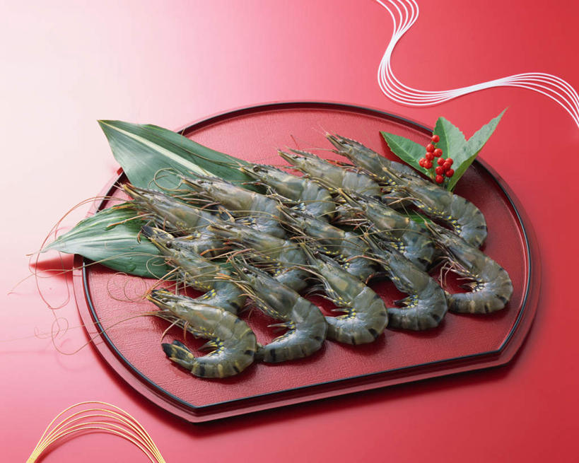 无人,横图,俯视,室内,特写,白天,烹饪,餐桌,桌子,餐具,一排,许多,阴影,红色背景,整齐,光线,碟子,盘,影子,虾,日本料理,料理,食品,很多,菜肴,美食,食物,排列,盘子,碟,日式料理,日式,摄影,佳肴,影棚,餐台,队列,斑节对虾,斑节虾,日本对虾,竹节虾,彩图,高角度拍摄,影棚拍摄,拍摄
