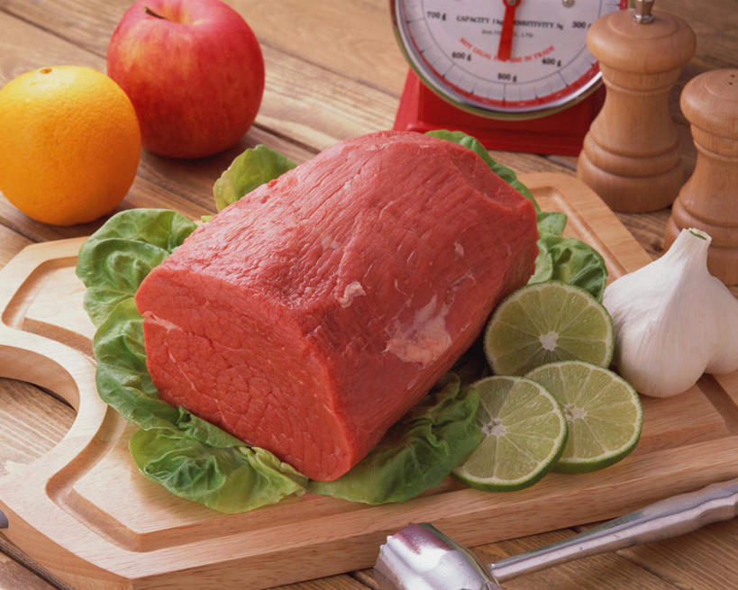 无人,横图,俯视,室内,特写,白天,烹饪,餐桌,桌子,芹菜,蔬菜,餐具,叶子,阴影,新鲜,光线,叉子,刀叉,刀子,碟子,盘,影子,肉,日本料理,牛肉,料理,食品,绿叶,菜肴,美食,肉类,食物,盘子,碟,日式料理,日式,嫩叶,佳肴,有机食品,绿色食品,餐台,餐刀,肉食,餐叉,豆瓣菜,根芹菜,根洋芹,球根塘蒿,水蔊菜,水田芥菜,水茼蒿,西洋菜,叶,叶片,进餐用具,药芹,水芹,旱芹,彩图,高角度拍摄