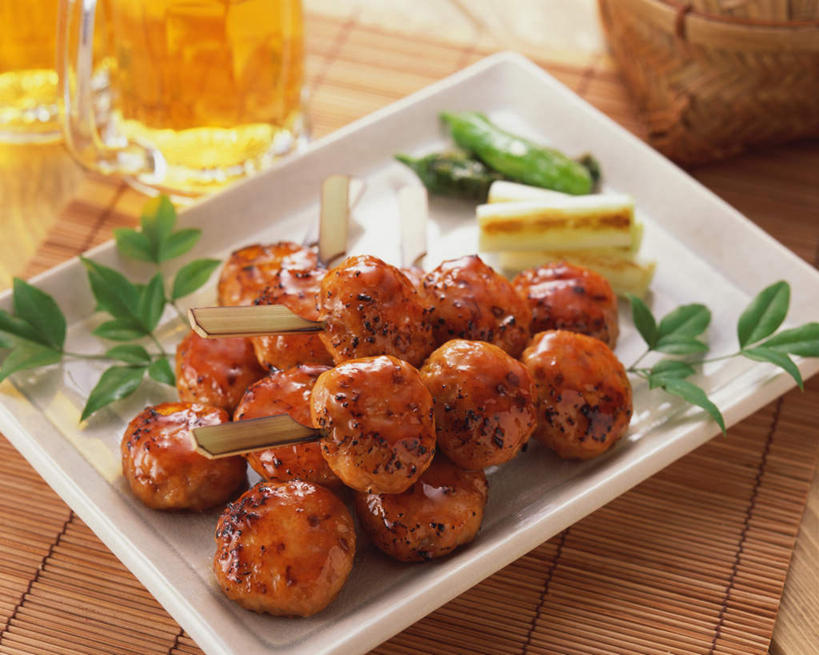 无人,横图,俯视,室内,特写,白天,烹饪,餐桌,桌子,芹菜,蔬菜,餐具,叶子,阴影,新鲜,光线,叉子,刀叉,刀子,碟子,盘,影子,肉,日本料理,牛肉,料理,食品,绿叶,菜肴,美食,肉类,食物,盘子,碟,日式料理,日式,嫩叶,佳肴,有机食品,绿色食品,餐台,餐刀,肉食,餐叉,豆瓣菜,根芹菜,根洋芹,球根塘蒿,水蔊菜,水田芥菜,水茼蒿,西洋菜,叶,叶片,进餐用具,药芹,水芹,旱芹,彩图,高角度拍摄