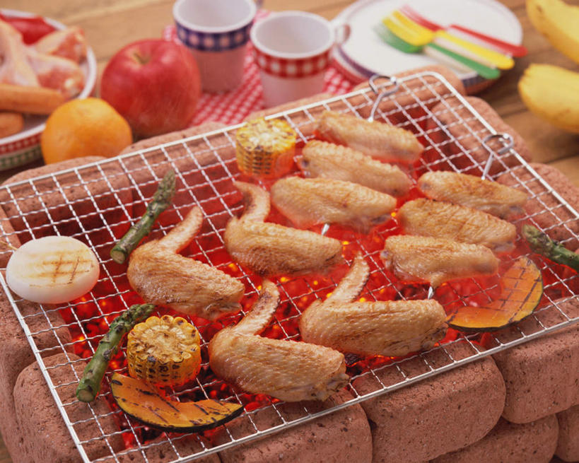 无人,横图,俯视,室内,特写,白天,烹饪,烧烤,热情,玉米,餐桌,桌子,蔬菜,火,阴影,新鲜,光线,棒子,火焰,影子,玉蜀黍,鸡肉,肉,日本料理,料理,食品,烤架,烤肉,燃烧,菜肴,美食,肉类,食物,日式料理,日式,铁架,佳肴,有机食品,绿色食品,餐台,苞米,苞芦,肉食,苞谷,包谷,大蜀黍,番麦,薏米包,玉高粱,玉麦,珍珠米,彩图,高角度拍摄