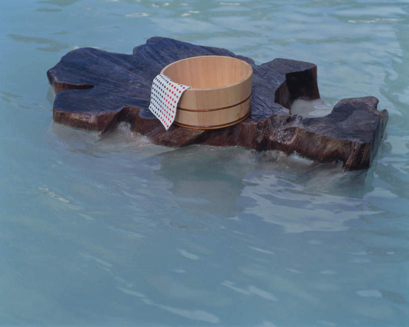 无人,横图,俯视,室内,特写,白天,石头,温泉,雾,静物,沸腾,蒸汽,纺织物,木桶,石子,桶,水蒸气,雾气,一个,容器,毛巾,清洁,温暖,泉水,温和,单个,储藏,保暖,气体,储存,透气,防水,蒸发,储水,耐磨,吸水,地热,石块,岩石,彩图,高角度拍摄,贮存