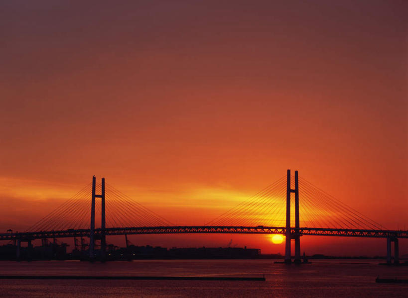 无人,横图,全景,室外,白天,正面,度假,海浪,海洋,美景,日落,太阳,天际线,城市风光,城市,大桥,立交桥,桥梁,神奈川,日本,亚洲,阴影,波纹,光线,影子,景观,浪花,水平线,晚霞,霞光,落日,高架,斜拉桥,桥,海平线,涟漪,横滨,横滨市,神奈川县,背光,娱乐,倒影,水纹,天空,阳光,海水,黄昏,波浪,天,享受,休闲,景色,彩霞,放松,倒映,逆光,海景,东亚,本州,首府,关东地方,本州岛,日本国,水晕,夕照,反照,大海,风浪,海,海水的波动,近岸浪,涌浪,夕阳,彩图,斜阳
