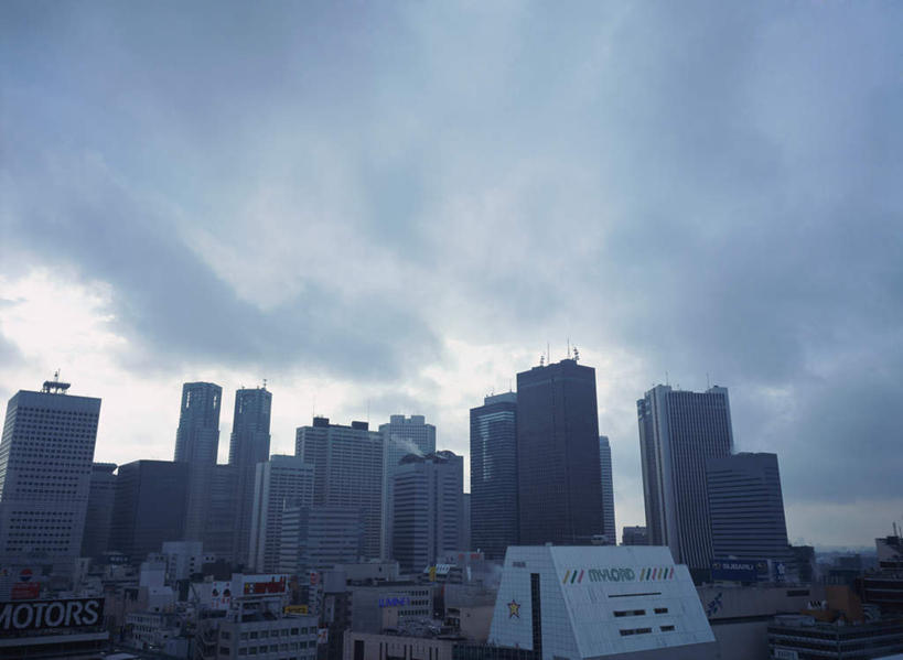 无人,高楼大厦,横图,室外,白天,仰视,度假,美景,城市风光,城市,大厦,建筑,摩天大楼,东京,日本,亚洲,一排,许多,阴影,整齐,光线,影子,墙,景观,云,云朵,新宿,很多,背光,云彩,娱乐,墙壁,墙面,排列,蓝色,白云,蓝天,天空,阳光,楼宇,天,享受,休闲,景色,放松,晴朗,队列,逆光,东亚,本州,关东地方,本州岛,日本国,东京都,新宿区,县厅,东京市,晴空,彩图,低角度拍摄,大楼,高层建筑,高楼,摩天楼