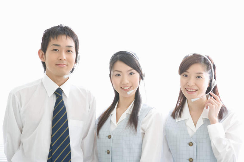 东方人,三个人,商务人士,商务男性,商务女性,站,笑,微笑,露齿笑,横图,室内,白天,正面,衬衫,亚洲,一排,戴,套装,服装,整齐,话务员,注视,休闲装,黄种人,排列,衣服,耳机,耳麦,话筒,观察,看,站着,休闲,休闲服,服饰,观看,戴着,察看,麦克风,队列,关注,商务装,工薪阶层,客服人员,电话销售,男人,男性,年轻男性,年轻女性,女人,女性,亚洲人,白领,接线员,上班族,半身,彩图,衬衣