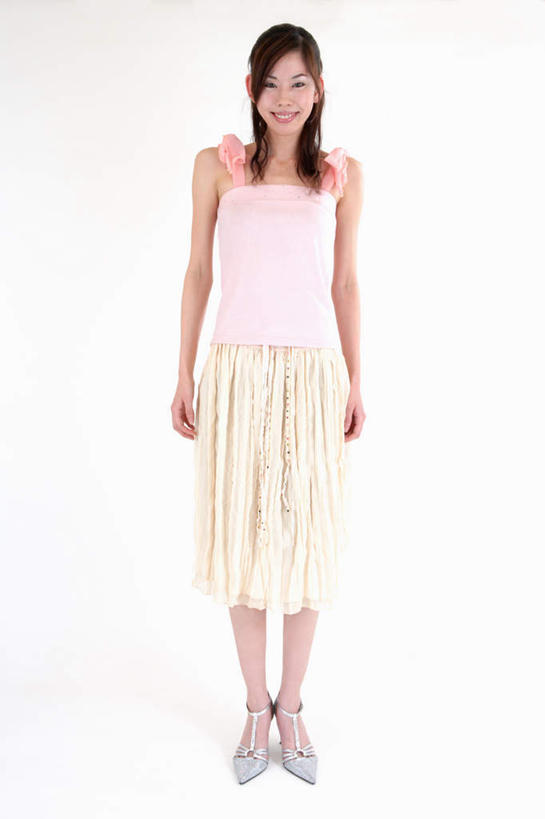 东方人,一个人,站,笑,微笑,露齿笑,竖图,室内,白天,白色背景,正面,裙子,亚洲,仅一个年轻女性,仅一个女性,仅一个人,连衣裙,服装,注视,休闲装,黄种人,衣服,观察,看,站着,休闲,休闲服,摄影,服饰,影棚,观看,吊带裙,察看,关注,年轻女性,女人,女性,亚洲人,彩图,全身,影棚拍摄,拍摄