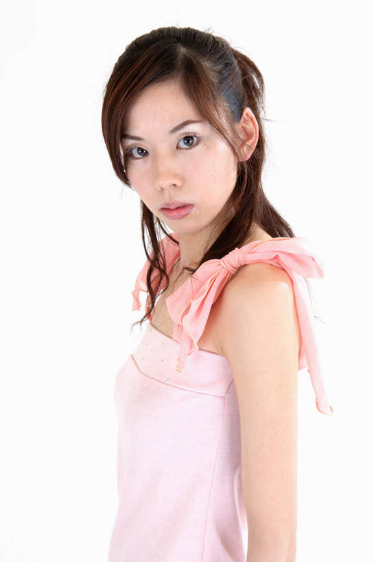 东方人,一个人,站,笑,微笑,竖图,室内,白天,白色背景,侧面,裙子,亚洲,仅一个年轻女性,仅一个女性,仅一个人,连衣裙,服装,注视,休闲装,黄种人,衣服,观察,看,站着,休闲,休闲服,摄影,服饰,影棚,观看,吊带裙,察看,关注,年轻女性,女人,女性,亚洲人,半身,彩图,影棚拍摄,拍摄