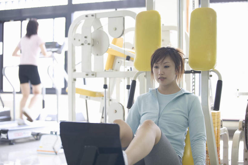 东方人,两个人,健身房,站,坐,横图,室内,白天,正面,锻炼,运动,窗户,亚洲,服装,注视,休闲装,黄种人,运动器械,踩,玻璃窗,衣服,踩着,观察,看,靠,靠着,站着,休闲,休闲服,健身器械,服饰,观看,察看,关注,健身器材,体育,年轻女性,女人,女性,亚洲人,坐着,半身,彩图,健身,健身馆,运动器材,跑步机