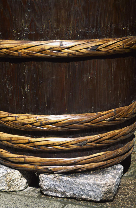 无人,竖图,室外,特写,白天,正面,旅游,度假,京都,日本,亚洲,朦胧,模糊,桶,娱乐,容器,享受,休闲,放松,京都府,储藏,储存,东亚,本州,本州岛,日本国,近畿地方,近畿,彩图,贮存