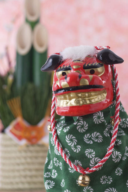 无人,竖图,室内,特写,白天,正面,游戏,玩具,朦胧,模糊,装饰,雕像,玩,娱乐,休闲,益智,摄影,影棚,活动,华丽,修饰,点缀,发泄,消遣,智力,门松,宣泄,衬托,美观,雅致,雅观,长寿,玩耍,嬉戏,彩图,影棚拍摄,拍摄