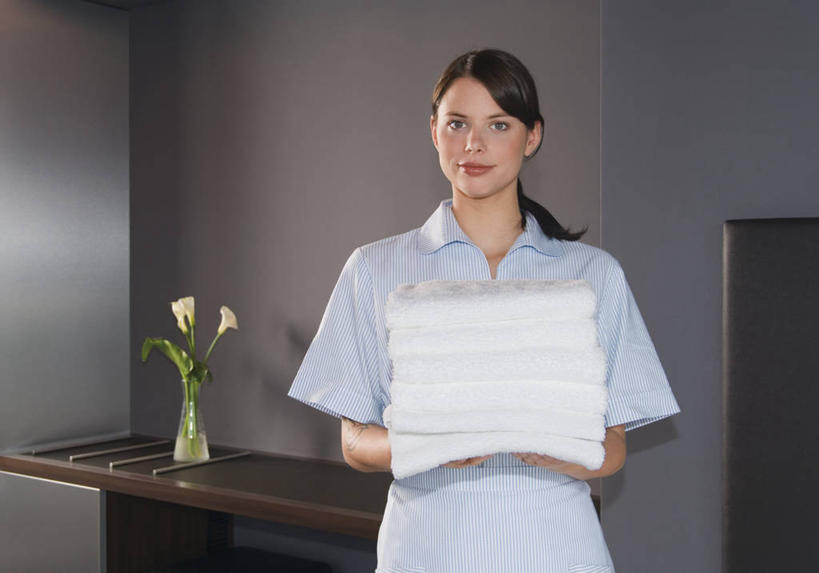 西方人,一个人,服务员,宾馆,站,捧,横图,室内,白天,正面,工作服,制服,智慧,桌面,桌子,花瓶,叶子,欧洲,欧洲人,仅一个年轻女性,仅一个女性,仅一个人,一堆,阴影,堆叠,堆积,艺术,盛开,反射,木制,纺织物,影子,墙,绿叶,花蕾,注视,文化,墙壁,墙面,玻璃制品,花,花瓣,花朵,鲜花,一个,白色,插花,玻璃瓶,木制品,瓶子,毛巾,花苞,花蕊,观察,看,清洁,站着,嫩叶,单个,观看,堆,保暖,插花艺术,察看,创造,关注,创作,想象,透气,防水,工作制服,储水,耐磨,吸水,年轻女性,女人,女性,白种人,服务生,侍者,叶,叶片,端,端着,捧着,手捧,站立,半身,彩图,工作套服,客店,客栈,旅店,旅馆,旅舍,汽车旅馆