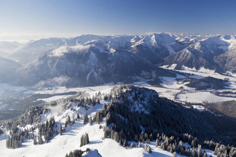 无人,横图,俯视,室外,白天,旅游,度假,石头,美景,山,树林,雪,雪山,植物,大雪,德国,欧洲,阿尔卑斯山,阴影,光线,石子,影子,冰,积雪,景观,山峰,雪景,冬季,冬天,山峦,娱乐,树,树木,蓝色,绿色,蓝天,天空,阳光,自然,天,享受,休闲,景色,放松,寒冷,生长,晴朗,成长,冰冷,西欧,自然风光,阿尔卑斯山脉,万里无云,德意志联邦共和国,严寒,冰凉,酷寒,凛冽,凛凛,极冷,巴伐利亚,巴伐利亚州,拜恩州,拜恩自由州,石块,岩石,晴空,晴空万里,彩图,高角度拍摄,文德尔施泰因