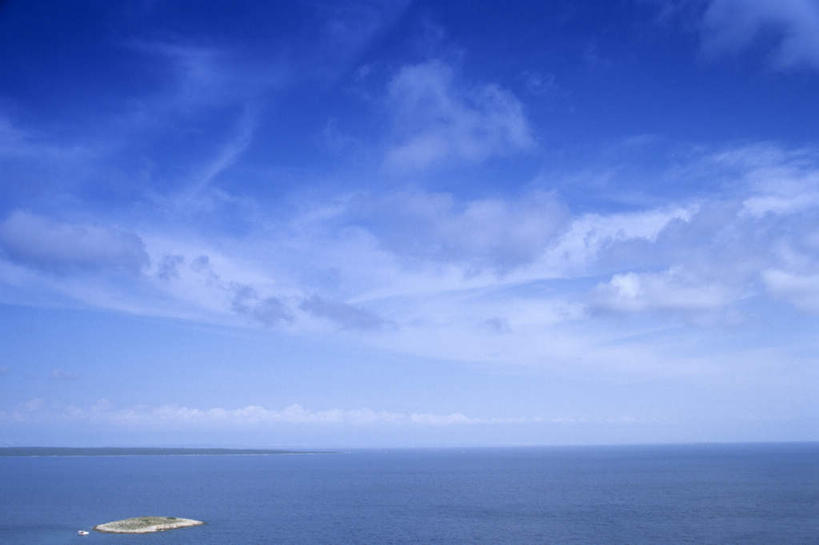 无人,横图,室外,白天,正面,旅游,度假,岛屿,海浪,海洋,美景,欧洲,克罗地亚,阴影,光线,影子,岛,景观,浪花,水平线,云,云朵,辽阔,海平线,首都,云彩,娱乐,蓝色,白云,蓝天,天空,阳光,自然,海水,天,享受,休闲,广阔,景色,放松,晴朗,一望无际,自然风光,海景,克罗地亚共和国,无边无际,一马平川,萨格勒布,大海,风浪,海,海水的波动,近岸浪,列岛,群岛,涌浪,诸岛,晴空,彩图,水天相接,水天一线