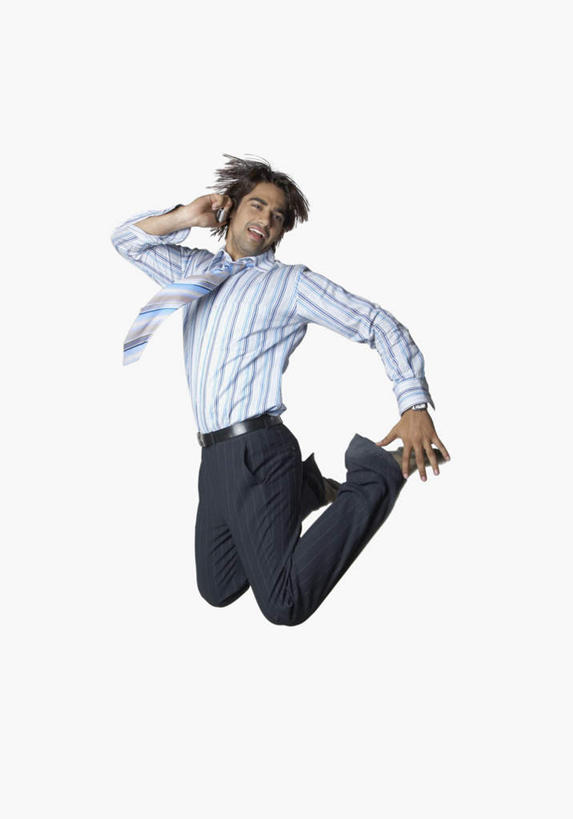 一个人,商务人士,商务男性,跳,笑,打电话,微笑,露齿笑,竖图,室内,白天,白色背景,正面,衬衫,电话,手机,亚洲,仅一个男性,仅一个人,握,套装,拿,拿着,注视,通讯设备,仅一个年轻男性,观察,看,握着,摄影,影棚,观看,察看,关注,商务装,工薪阶层,交流,男人,男性,年轻男性,亚洲人,印度人,白领,上班族,沟通,跳跃,通话,彩图,全身,影棚拍摄,衬衣,拍摄