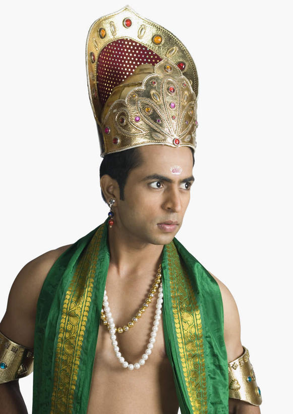 脸,头,脸颊,一个人,站,竖图,室内,特写,白天,白色背景,正面,民族服装,帽子,项链,亚洲,仅一个男性,仅一个人,服装,注视,裸露,肩膀,装饰品,仅一个年轻男性,衣服,耳环,饰品,首饰,观察,看,站着,摄影,服饰,影棚,观看,合金,黄铜,豆蔻,察看,衣着,穿着,关注,裸,表演服,演出服,印度教,耳饰,衣饰,道具服,男人,男性,年轻男性,亚洲人,印度人,头部,脸部,脸蛋,面部,站立,半身,彩图,影棚拍摄,传统服装,民俗服,拍摄,传统文化