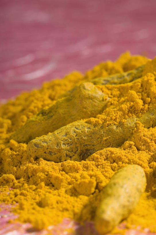 无人,竖图,俯视,室内,特写,白天,植物,一堆,许多,阴影,堆叠,堆积,朦胧,模糊,粉末,影子,根部,草药,药草,中药,桌布,姜黄,堆,药材,中草药,中药材,本草,彩图,高角度拍摄