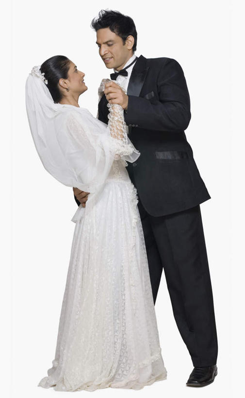 两个人,夫妻,站,抱,笑,微笑,露齿笑,竖图,室内,白天,白色背景,侧面,婚纱,衬衫,西装,爱情,婚礼,快乐,亚洲,套装,正装,庆祝,领带,结婚,浪漫,注视,职业装,观察,看,站着,喜庆,恩爱,恋人,摄影,影棚,抱着,观看,纪念,察看,搂着,关注,男人,男性,年轻男性,年轻女性,女人,女性,亚洲人,印度人,情侣,搂,搂抱,站立,彩图,全身,影棚拍摄,衬衣,婚礼服,礼服,高兴,拍摄,伴侣