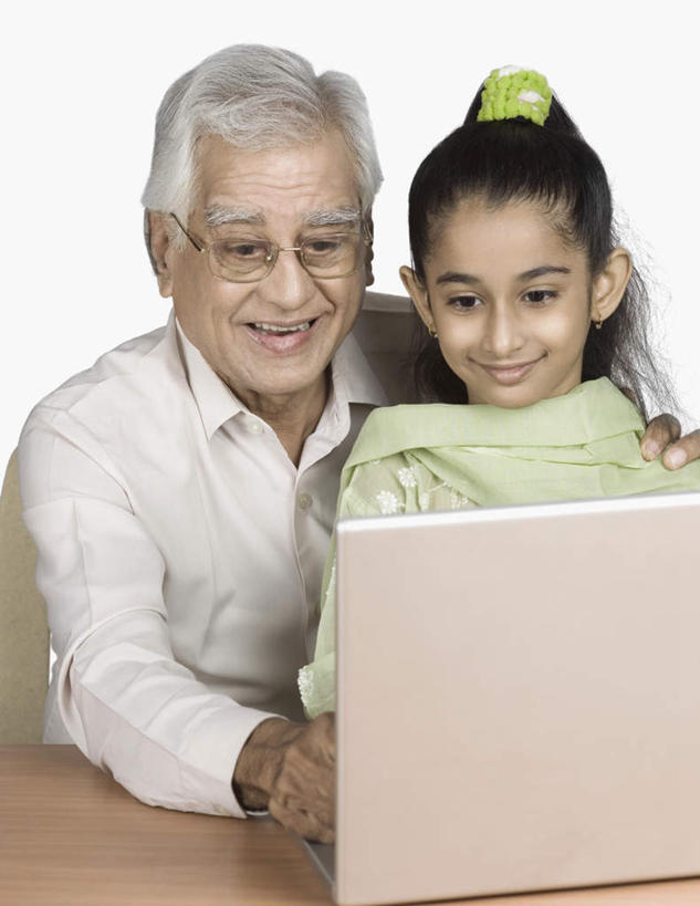 儿童,老年人,两个人,家庭,祖父,站,坐,笑,摸,微笑,露齿笑,竖图,室内,白天,白色背景,正面,纯洁,电脑,笔记本电脑,桌子,亚洲,抚摸,服装,网络,眼镜,注视,休闲装,通讯设备,书桌,小孩,衣服,课桌,观察,看,站着,休闲,温暖,温馨,一家人,休闲服,可爱,童年,童趣,摄影,服饰,影棚,爷爷,观看,祖孙,和睦,察看,无线,关注,通信设备,无线网络,近视眼镜,无线上网,便携式电脑,童真,烂漫,无邪,外孙女,外公,外祖父,天真,手提电脑,老年男性,男人,男性,女孩,亚洲人,印度人,孩子,孙女,触摸,接触,站立,坐着,半身,彩图,影棚拍摄,拍摄,融洽,女生