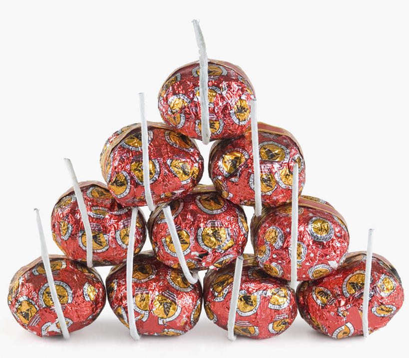 点心,无人,横图,室内,特写,白天,白色背景,正面,烟火,一排,许多,整齐,并列,并排,食品,很多,食物,排列,焰火,饼干,零食,摄影,影棚,队列,礼花,平行,花炮,礼花炮,烟花,彩图,影棚拍摄,拍摄