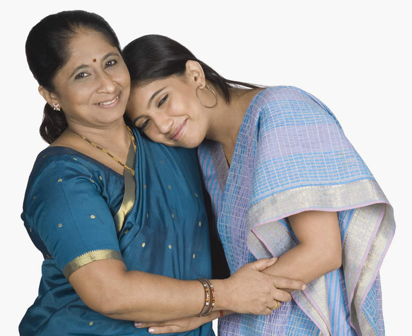 痣,两个人,家庭,母亲,女儿,站,抱,笑,微笑,露齿笑,横图,室内,白天,白色背景,正面,民族服装,项链,亚洲,注视,装饰品,饰品,首饰,观察,看,祈福,站着,温暖,温馨,母女,一家人,母爱,摄影,服饰,影棚,抱着,观看,飘逸,和睦,察看,搂着,庄重,关注,追求,纱丽,吉祥痣,朱砂痣,雅致,避邪,消灾,纱丽服,清婉,妍丽,迪勒格,年轻女性,女人,女性,中年女性,亚洲人,印度人,怀抱,搂,搂抱,相抱,拥抱,站立,半身,彩图,影棚拍摄,传统服装,民俗服,拍摄,融洽,奢华