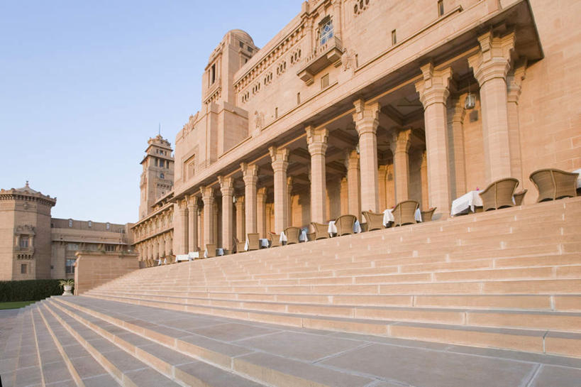 无人,家,宫殿,横图,室外,白天,仰视,旅游,度假,石头,名胜古迹,别墅,楼梯,标志建筑,地标,建筑,印度,亚洲,一排,阴影,遗迹,整齐,光线,石子,影子,柱子,房屋,阶梯,墙,屋子,公寓,古迹,文物,娱乐,建设,古建筑,洋房,楼房,墙壁,墙面,台阶,住宅,排列,蓝色,蓝天,天空,阳光,天,享受,休闲,旅游胜地,放松,晴朗,队列,南亚,豪宅,古文明,万里无云,拉贾斯坦邦,拉贾斯坦,印度共和国,焦特布尔,佐德普尔,石块,晴空,晴空万里,彩图,低角度拍摄,房子