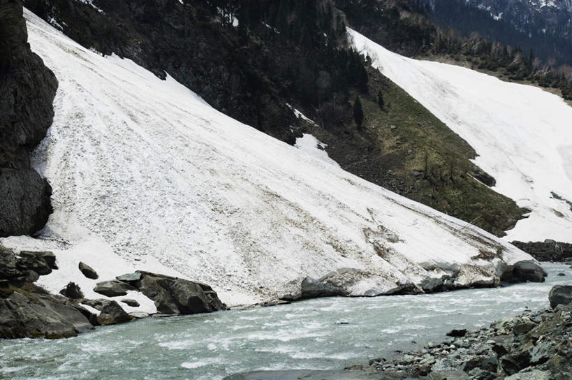 无人,横图,室外,白天,正面,旅游,度假,冰山,河流,石头,美景,山,水,印度,亚洲,石子,冰,河水,景观,山峰,水流,山峦,娱乐,冰川,自然,享受,休闲,景色,放松,寒冷,冰冷,自然风光,南亚,冰河,沉积岩,印度共和国,严寒,冰凉,酷寒,凛冽,凛凛,极冷,水成岩,查谟.克什米尔,查谟.克什米尔邦,石块,岩石,彩图