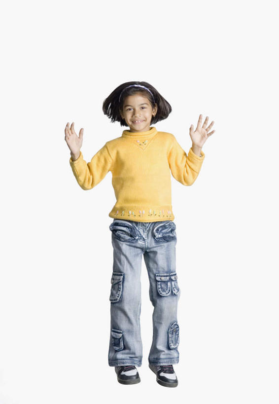 儿童,一个人,站,伸展双臂,竖图,室内,白天,白色背景,正面,纯洁,亚洲,仅一个女性,仅一个人,服装,注视,休闲装,小孩,衣服,观察,看,站着,仅一个小孩,休闲,休闲服,可爱,童年,童趣,摄影,服饰,影棚,观看,察看,关注,童真,烂漫,无邪,天真,女孩,女人,女性,亚洲人,印度人,孩子,敞开双臂,伸开双臂,展开双肩,站立,张开手臂,张开双臂,彩图,全身,影棚拍摄,拍摄,女生