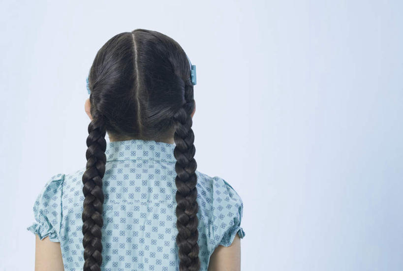 儿童,一个人,站,横图,室内,白天,纯洁,亚洲,仅一个女性,仅一个人,蓝色背景,服装,注视,休闲装,小孩,背面,衣服,观察,看,站着,仅一个小孩,休闲,休闲服,可爱,童年,童趣,摄影,服饰,影棚,观看,麻花辫,察看,关注,童真,烂漫,无邪,天真,女孩,女人,女性,亚洲人,印度人,孩子,站立,半身,彩图,影棚拍摄,拍摄,女生