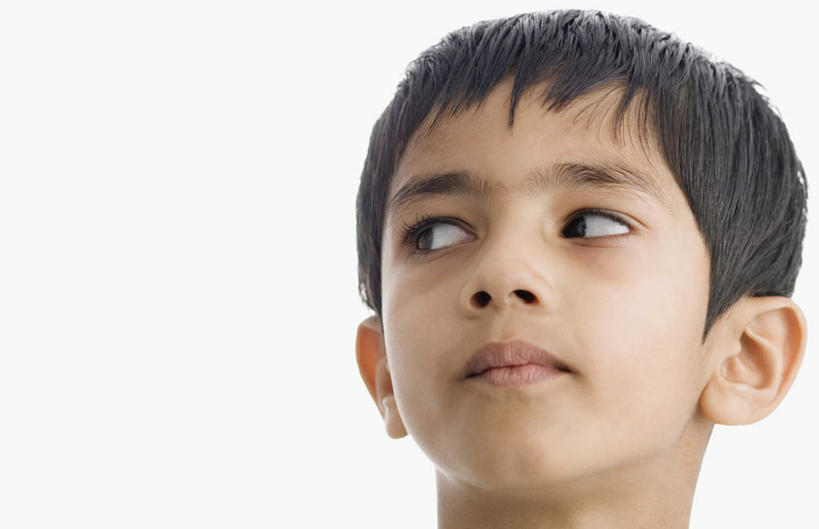 儿童,脸,头,眼睛,脸颊,眉毛,睫毛,一个人,横图,室内,特写,白天,白色背景,正面,亚洲,瞳孔,仅一个男性,仅一个人,生气,注视,小孩,观察,看,仅一个小孩,愤怒,眼部,摄影,影棚,观看,恼怒,察看,愤慨,怒气,气愤,发怒,关注,怒火,情绪,脾气,忿怒,怨恨,强烈,气忿,愤恨,肝火,激动,男孩,男人,男性,亚洲人,印度人,孩子,头部,睫,脸部,脸蛋,眉,面部,眼,眼睫毛,眼眉,半身,彩图,影棚拍摄,拍摄,眼眉毛,男生