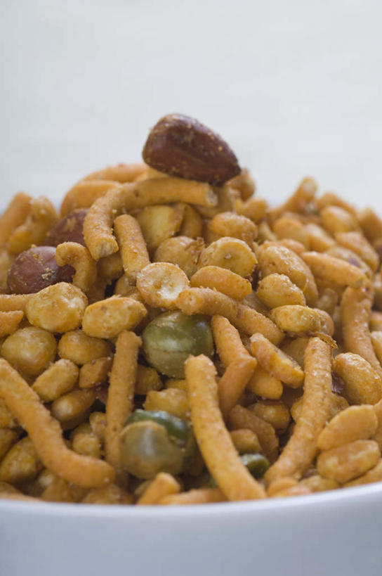 无人,竖图,俯视,室内,特写,白天,白色背景,烹饪,植物,桌面,桌子,豆,花生,蔬菜,一堆,堆叠,堆积,新鲜,木制,陶瓷,豆类,豆子,调味,香料,佐料,料理,食品,坚果,陶瓷制品,菜肴,美食,食物,一个,木制品,容器,碗,摄影,长生果,佳肴,有机食品,绿色食品,影棚,单个,储藏,堆,配料,储存,花生仁,豆科,作料,落花生,落生,印度菜,印度料理,花生米,花生豆,彩图,高角度拍摄,影棚拍摄,拍摄,贮存