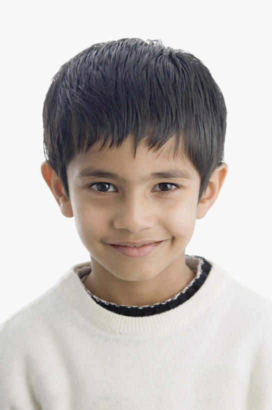 儿童,脸,头,脸颊,一个人,笑,微笑,露齿笑,竖图,室内,特写,白天,白色背景,正面,纯洁,亚洲,仅一个男性,仅一个人,服装,注视,休闲装,小孩,衣服,观察,看,仅一个小孩,休闲,休闲服,可爱,童年,童趣,摄影,服饰,影棚,观看,察看,关注,童真,烂漫,无邪,天真,男孩,男人,男性,亚洲人,印度人,孩子,头部,脸部,脸蛋,面部,半身,彩图,影棚拍摄,拍摄,男生