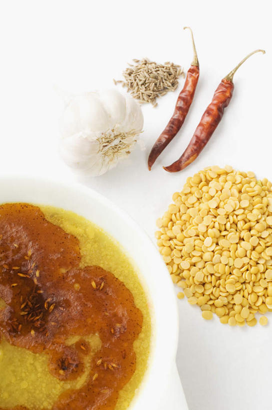 无人,竖图,俯视,室内,特写,白天,白色背景,美景,植物,桌面,桌子,豆,扁豆,辣椒,蔬菜,蒜,阴影,新鲜,反射,木制,影子,陶瓷,景观,豆类,豆子,食品,陶瓷制品,蒜头,食物,自然,木制品,容器,碗,景色,摄影,有机食品,绿色食品,影棚,储藏,储存,自然风光,豆科,辣角,红海椒,大椒,辣虎,广椒,白扁豆,胡蒜,羊眼豆,沿篱豆,小刀豆,藤豆,树豆,膨皮豆,南豆,南扁豆,凉衍豆,辣子,红辣椒,海椒,番椒,蛾眉豆,大蒜,茶豆,藊豆,彩图,高角度拍摄,影棚拍摄,拍摄,贮存