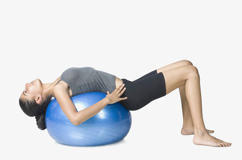 一个人,躺,横图,室内,白天,白色背景,侧面,锻炼,瑜伽,运动,亚洲,仅一个年轻女性,仅一个女性,仅一个人,服装,注视,休闲装,衣服,观察,看,休闲,休闲服,健身球,养生,摄影,服饰,影棚,观看,瑜伽球,察看,关注,卧着,体育,年轻女性,女人,女性,亚洲人,印度人,躺着,卧,彩图,全身,影棚拍摄,健身,拍摄