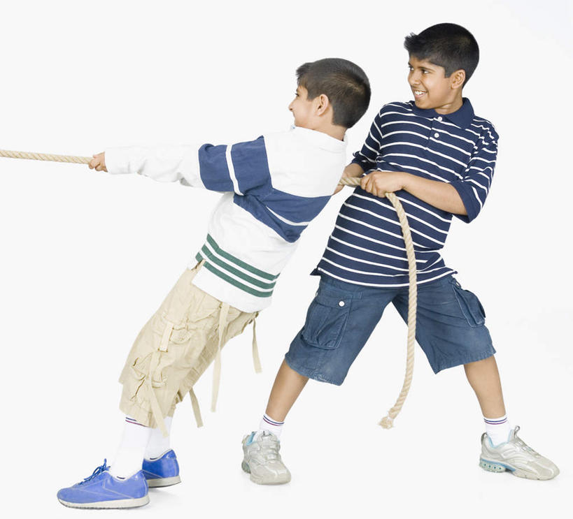 儿童,两个人,家庭,笑,微笑,露齿笑,横图,室内,白天,白色背景,正面,锻炼,纯洁,运动,拔河,亚洲,服装,速度,休闲装,娱乐,小孩,衣服,休闲,温暖,温馨,一家人,休闲服,可爱,力量,平衡,童年,童趣,摄影,服饰,影棚,技巧,协调,和睦,灵敏,童真,烂漫,无邪,柔韧,趣味,耐力,抗争,体育,天真,男孩,男人,男性,亚洲人,印度人,孩子,彩图,全身,影棚拍摄,健身,拍摄,融洽,男生