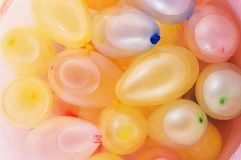 无人,横图,俯视,室内,特写,白天,白色背景,静物,一堆,许多,堆叠,堆积,节日,庆祝,装饰,塑料,很多,文化,气球,塑料制品,庆典,橡胶,摄影,影棚,纪念,堆,华丽,修饰,点缀,橡胶制品,衬托,美观,雅致,雅观,彩图,高角度拍摄,影棚拍摄,拍摄