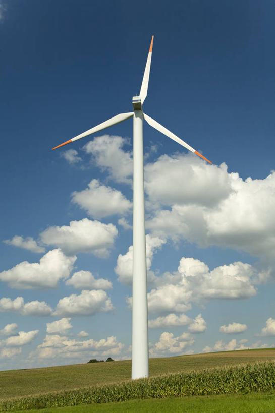 无人,竖图,室外,白天,正面,旅游,度假,农业,风能,风力发电机,草地,草坪,美景,植物,风车,德国,欧洲,阴影,环保,电力,光线,影子,景观,云,云朵,云彩,娱乐,设备,草,蓝色,绿色,白云,蓝天,天空,阳光,自然,天,享受,休闲,发电,机械,景色,放松,工业,能源,晴朗,资源,风力机,西欧,自然风光,利用,低碳,德意志联邦共和国,巴伐利亚,巴伐利亚州,拜恩州,拜恩自由州,风力发电,风力涡轮机,晴空,彩图